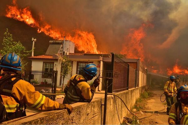 Diario HOY | Decenas de evacuados por incendios forestales en Córdoba