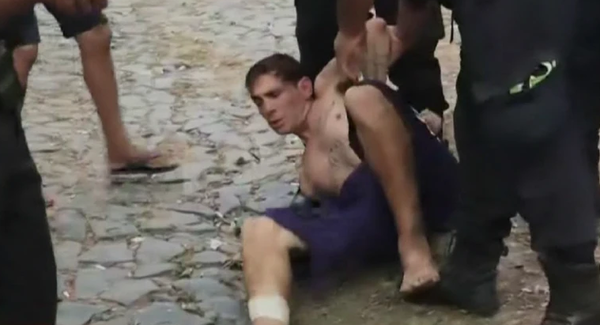 Policía detienen a joven que portaba arma de juguete frente a Tacumbú - Noticiero Paraguay