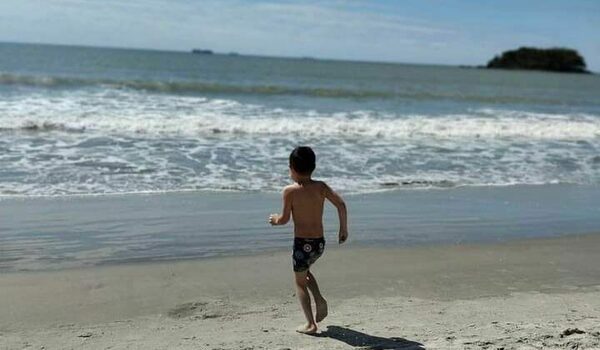 DESPIDEN A NICO, EL PEQUEÑO QUE CONOCIÓ EL MAR Y ENSEÑÓ A SOÑAR