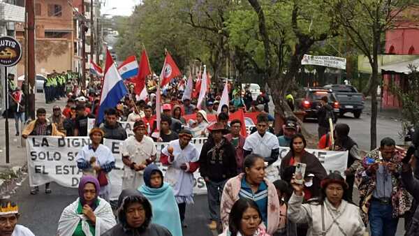 Día de la Resistencia Indígena: Marchan por tierra, autonomía y participación