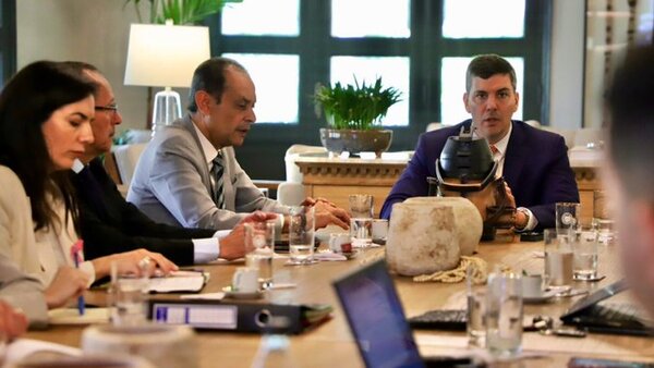 Peña mantiene a Barchini pese a motín y contradice versión de crisis