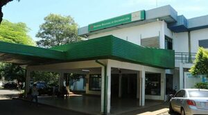 Niña que entró a cirugía por una fractura y acabó en UTI sigue en estado grave - Noticiero Paraguay