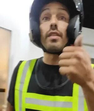 Video: falsos PMT atajan a motociclistas y los acusan de cruzar con luz roja  - Nacionales - ABC Color
