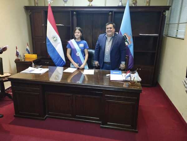 ASUME SU DÍA DE GOBIERNO LA NIÑA GOBERNADORA