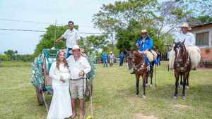 Festejaron su casamiento al estilo paraguayoité