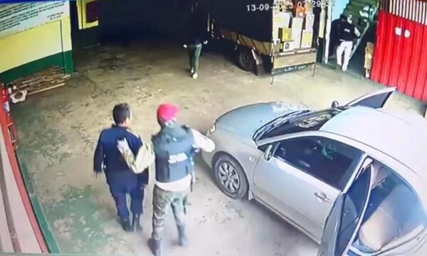 Celulares robados van al Brasil, y policías de CDE “se duermen” ante millonarios asaltos