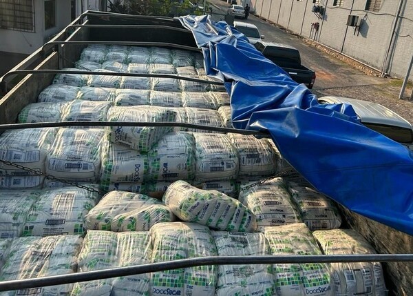Incautan camión con 18.000 kilos de azúcar de contranando | OnLivePy
