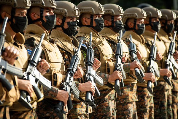 EL SALVADOR: BUKELE CERCA TRES COMUNIDADES CON 4.000 MILITARES Y POLICÍAS EN BUSCA DE PANDILLEROS - Itapúa Noticias