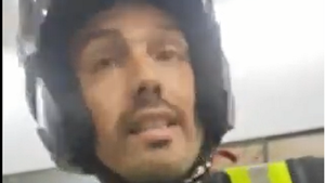 Video: Denuncian que falsos PMT engañan a motociclistas en Fernando de la Mora