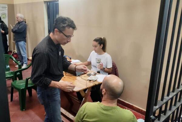 Consulta oftalmológica para privados de libertad en la Unidad Penitenciaria Esperanza