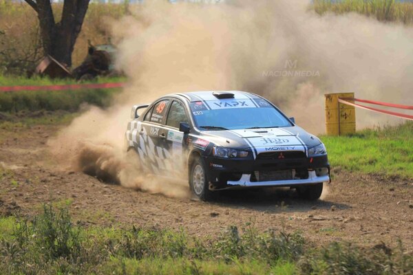 Versus / El automovilismo vuelve al Hipódromo de Asunción luego de 15 años