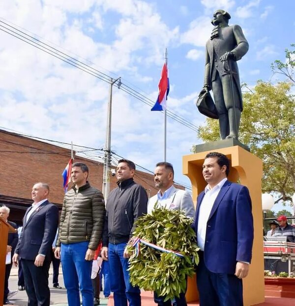 Santiago Peña participó del aniversario de la ciudad de Pilar - Nacionales - ABC Color
