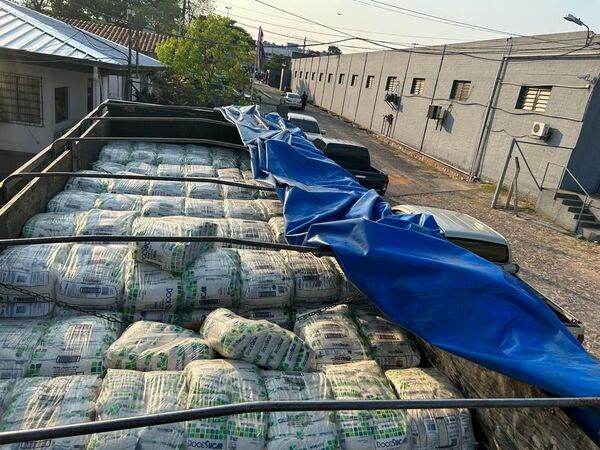 DNIT incautó 18 toneladas de azúcar de contrabando en Canindeyú