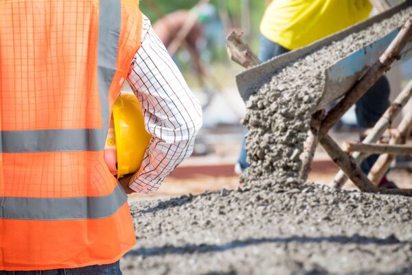 Bajan precios del cemento INC en respaldo a la construcción - MarketData