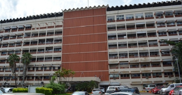 Allanamientos en el Hospital Central del IPS y la Clínica Boquerón por presuntas irregularidades