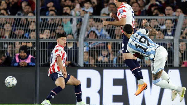 Argentina madruga a Paraguay y toma ventaja