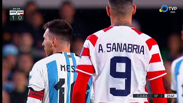 (VIDEO). Polémica por el escupitajo de un pelotero paraguayo a Messi