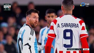 Versus / Antonio Sanabria da su versión del supuesto escupitajo a Lionel Messi