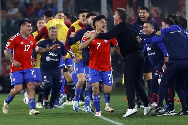 Chile suma su primer triunfo ante Perú y lo manda al penúltimo lugar de la tabla - Fútbol Internacional - ABC Color
