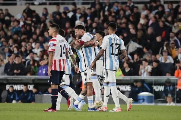 Argentina 1-Paraguay 0: la Albiceleste, piadosa con la Albirroja - Fútbol - ABC Color