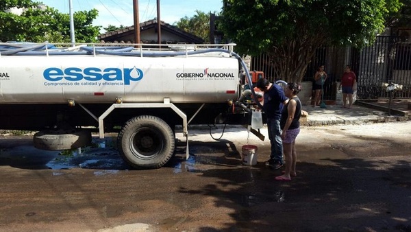 Parten más de 300.000 litros de agua para el Chaco
