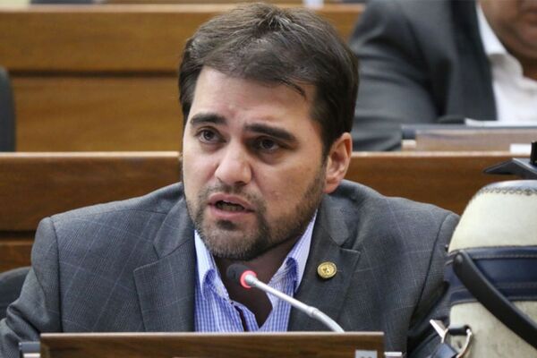 Urgen solución a las "reguladas" del transporte público - San Lorenzo Hoy