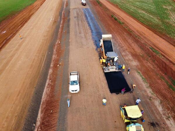 Segundo puente: obras en el lote rural 2 avanzan con el extendido de base negra - La Clave