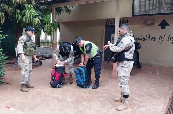 Abandonan marihuana frente a la cárcel de Ciudad del Este - ABC en el Este - ABC Color