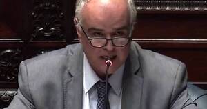 La Nación / Imputan a senador uruguayo por 22 delitos de abuso