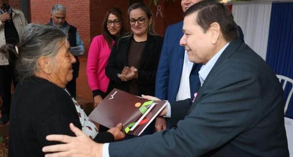 Indert inició la entrega de 934 títulos en varios departamentos