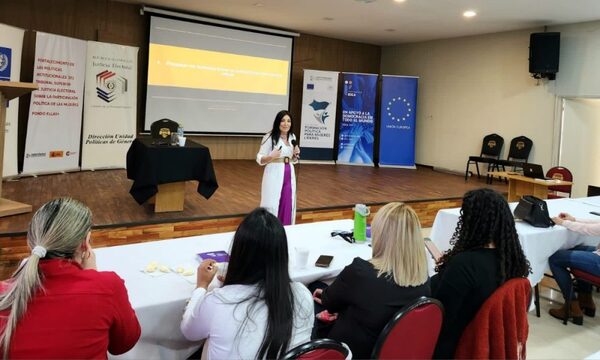 Escuela de Formación Política impartió clases de Comunicación y Marketing