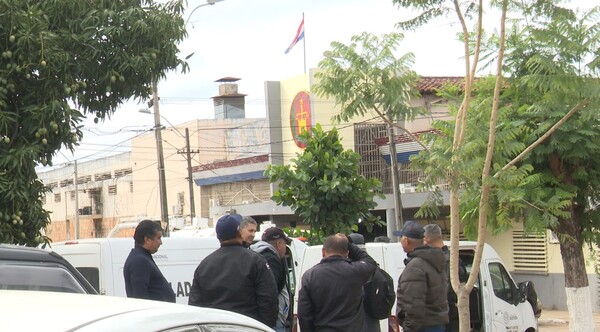 Guardiacárceles afirman no tener garantías en Tacumbú y se niegan a ingresar - trece