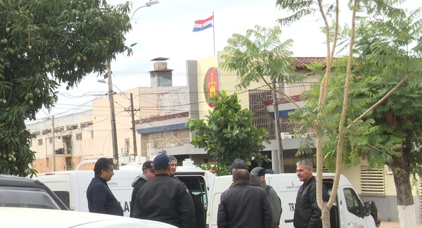 Guardiacárceles afirman no tener garantías para ingresar a Tacumbú - Unicanal