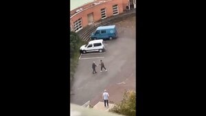 Profesor es asesinado a puñaladas en una escuela en Francia