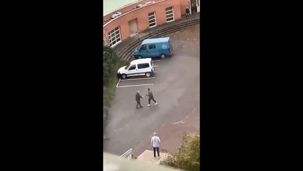 Profesor es asesinado a puñaladas en una escuela en Francia