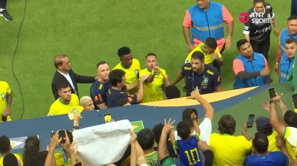 Versus / Neymar, "muy nervioso" por la agresión que sufrió en Cuiabá
