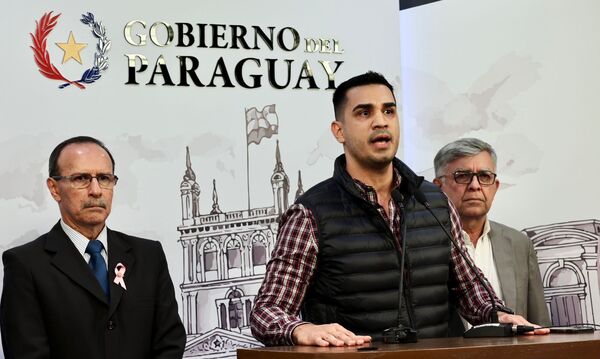 Gobierno paraguayo enviar谩 310.000 litros de agua al Chaco para paliar la sequ铆a - Revista PLUS