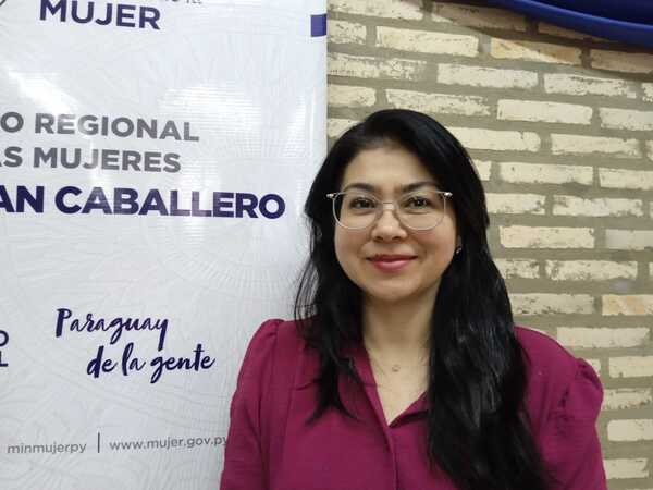 Inició el curso de pedicura y manicura en el Ministerio de la Mujer - Radio Imperio 106.7 FM