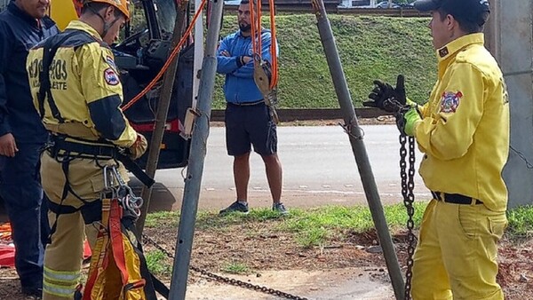 Hombre sufre fracturas al caer a un pozo de Copaco en Ciudad del Este