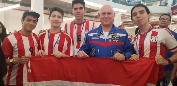Paraguay se alza con medalla de oro en la Olimpiada de Astronomía y Astrofísica de Panamá - ADN Digital