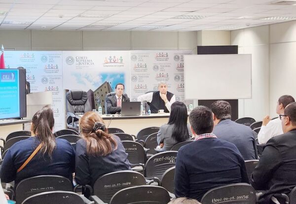 Prosigue el Diplomado en Ciencias Jurídicas de Cordillera