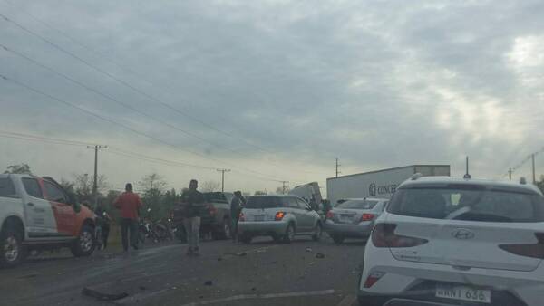 Un feroz camión y un pequeño auto involucrados en accidente fatal