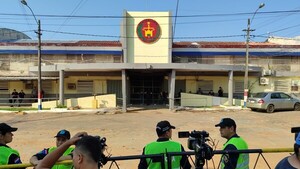 Entregan armas rescatadas en la revuelta de Tacumbú - ADN Digital