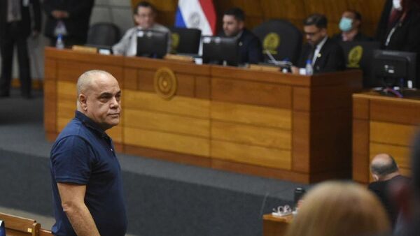 Despojo de tierras al Estado: Bachi Núñez pierde puja ante presión social
