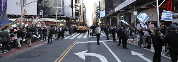 Protestas dividen Times Square, de un lado los propalestinos y del otro los proisraelíes - Mundo - ABC Color