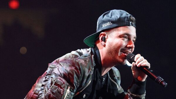 J Balvin se muestra extrañado por la burla que le hizo Bad Bunny en Thunder y Lightning