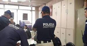 La Nación / Detienen a funcionarios judiciales por presunta falsificación de fallos