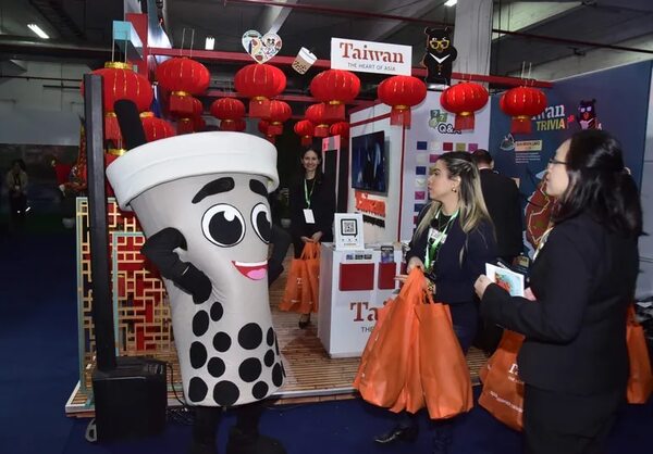 Feria Internacional de Turismo abre sus puertas con ofertas especiales - Economía - ABC Color