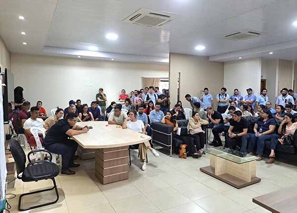 Descontratados de Itaipú anuncian manifestación el lunes frente al acceso principal en Hernandarias | DIARIO PRIMERA PLANA