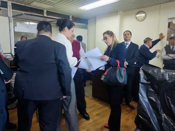 Investigan red que falsificaba resoluciones que declaraban caducidad de juicios | 1000 Noticias